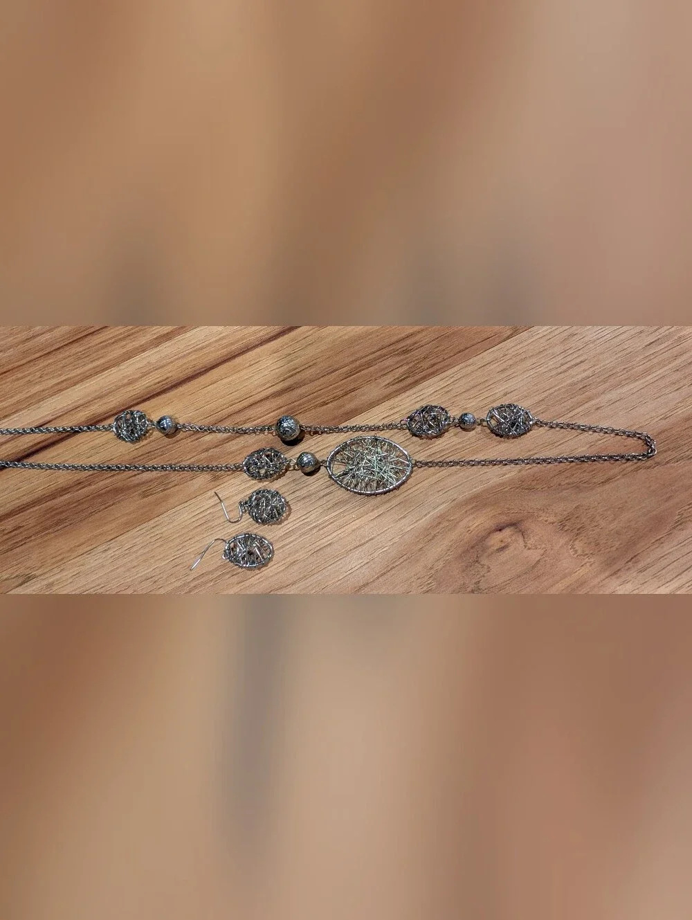 Source Unknown Silver-Tone Filigree Pendant Necklace and Earrings Set